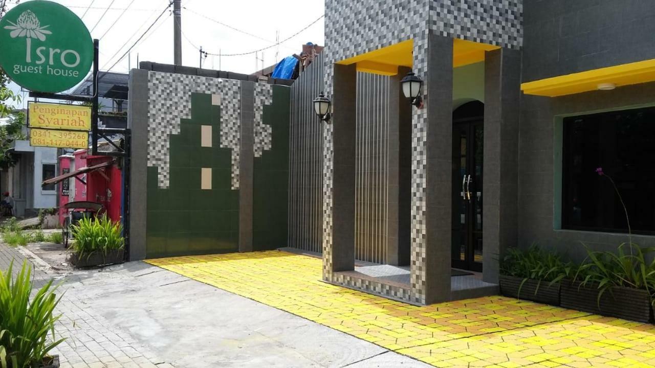Isro Guesthouse Syariah Kepanjen Exterior foto